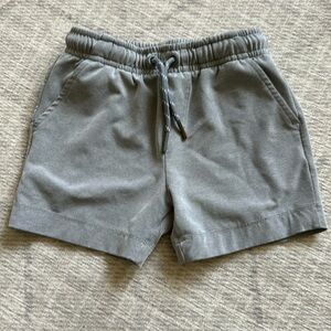 Vineyard Vines Boys' pull on performance shorts